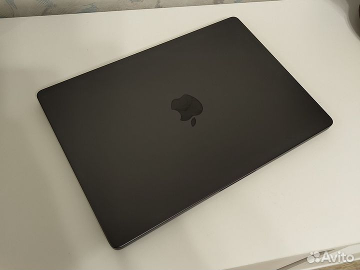 MacBook pro m3 18Gb