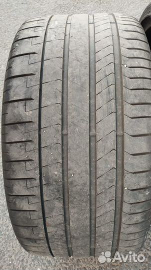 Pirelli P Zero 275/35 R22 и 315/30 R22 107Y