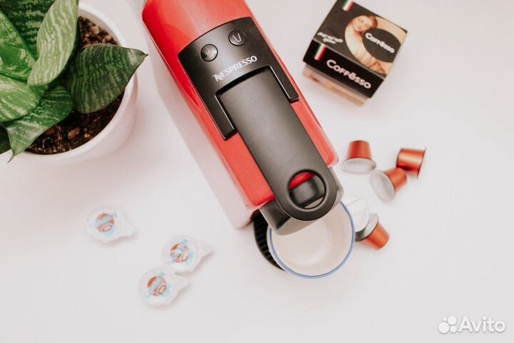 Капсульная кофемашина Nespresso Essenza mini