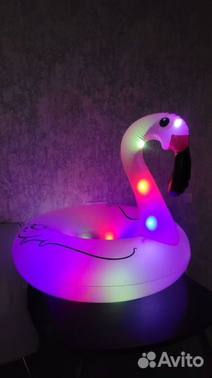 Светящийся надувной круг розовый фламинго