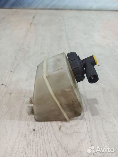 Бачок тормозной жидкости Renault symbol