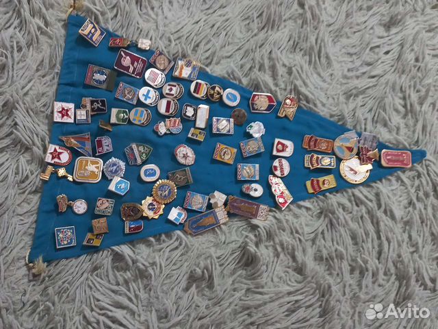 Нагрудные знаки СССР купить в Астрахани | Хобби и отдых | Авито