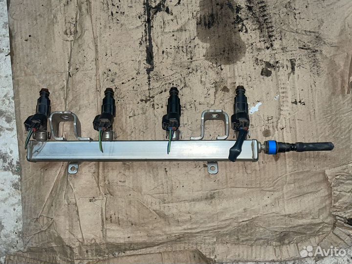 Рампа форсунка мазда форд 2.0 lf