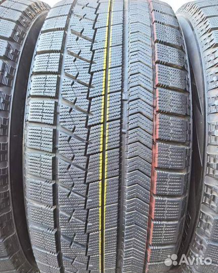 Bridgestone Blizzak VRX 245/50 R18 97Q