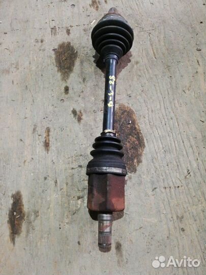 Привод передний левый Volkswagen Passat B6 BZB