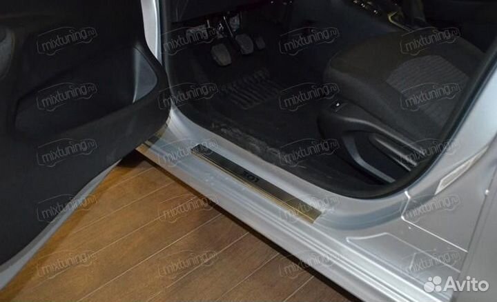 Накладки на пороги 