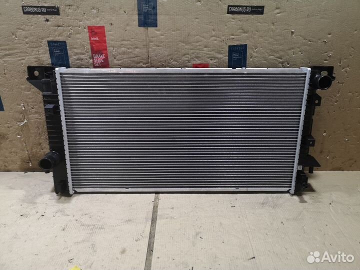 Радиатор двс Ford Expedition U173