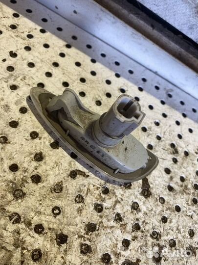 Повторитель в крыло Hyundai Elantra