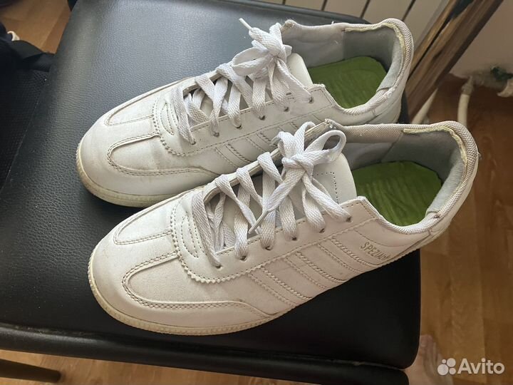 Кроссовкий Adidas