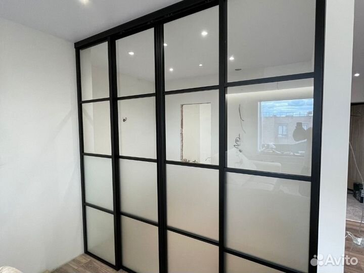 Стеклянная перегородка раздвижная дверь