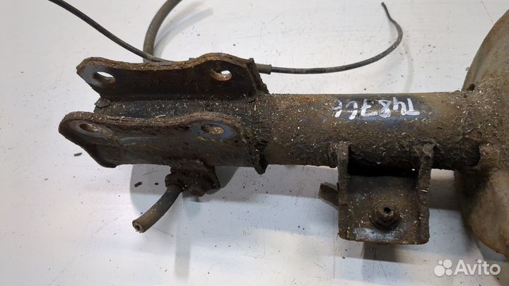 Амортизатор подвески правый передний Suzuki Grand Vitara