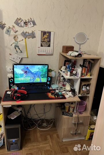 Компьютерный стол