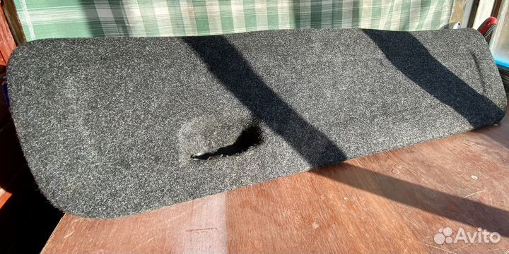 Заднния обшивка крышки багажника на Vw golf3