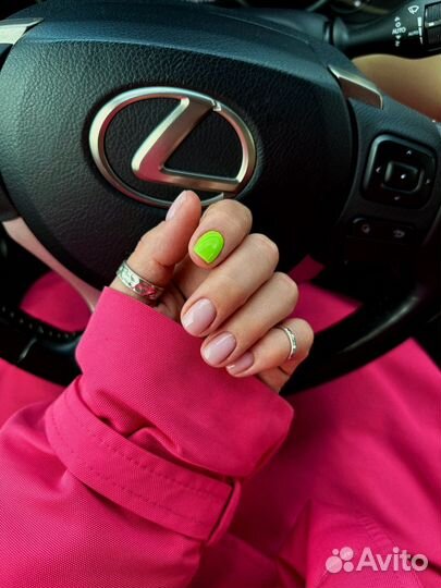 Маникюр / педикюр