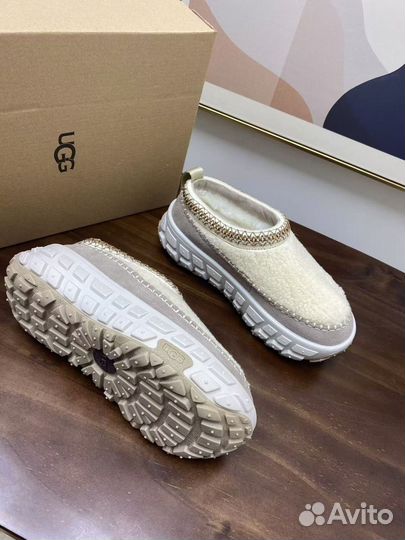 Кроссовки UGG