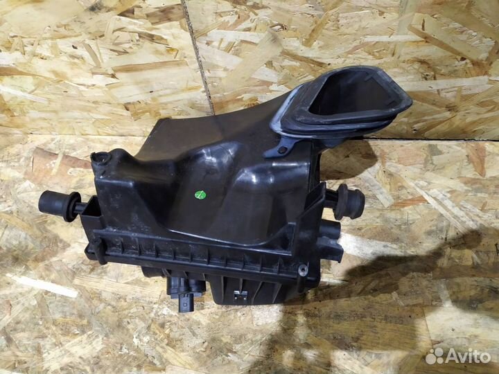 Корпус воздушного фильтра Опель Астра J