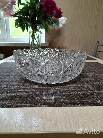 Ваза хрустальная, 26 см. диаметр