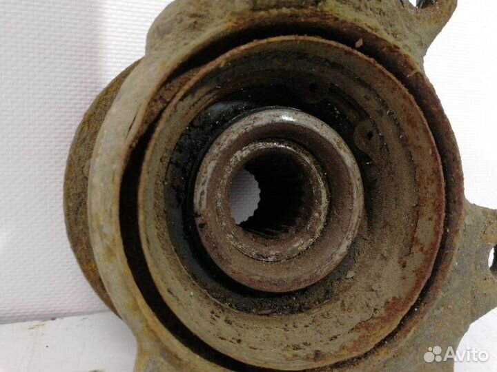 Кулак поворотный передний правый Лада Калина 1.6