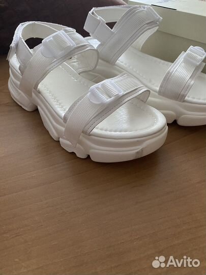 Обувь женская 40 размер