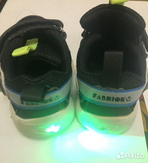 Кроссовки светящиеся для мальчика 21 размер