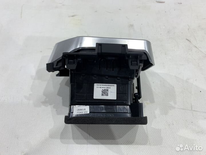 Воздушный дефлектор торпедо Mazda CX-5 KF