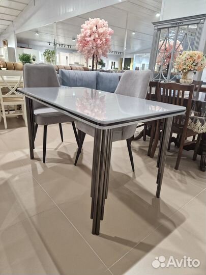 Обеденный стол Амадей