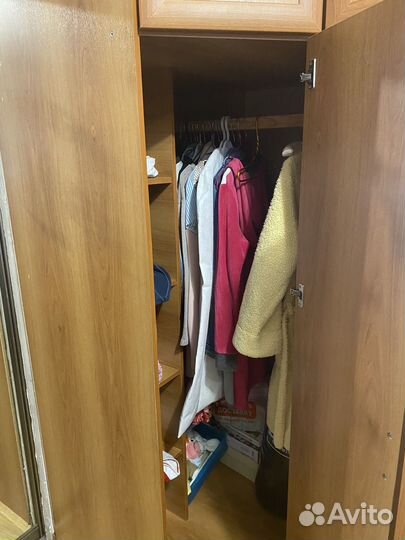 Компьютерный стол и шкаф