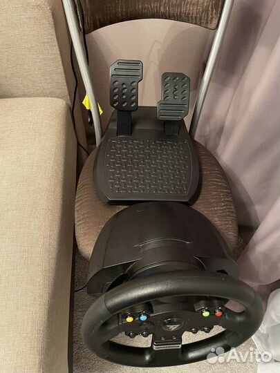 Игровой руль с педалями
