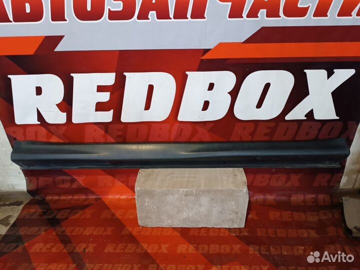 Накладка порога правого Mitsubishi ASX 6512A510ZZ