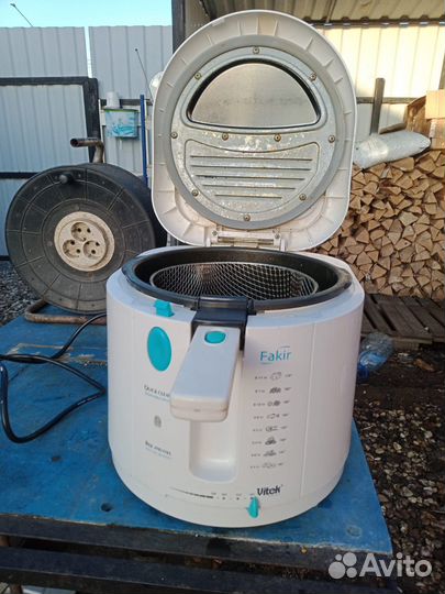 Фритюрница Vitek VT-1530