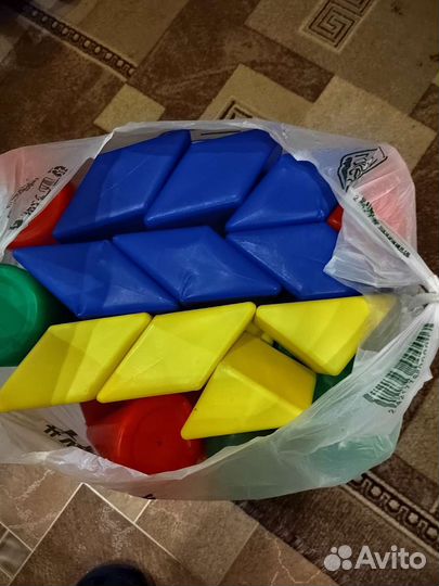 Кубики пластмассовые