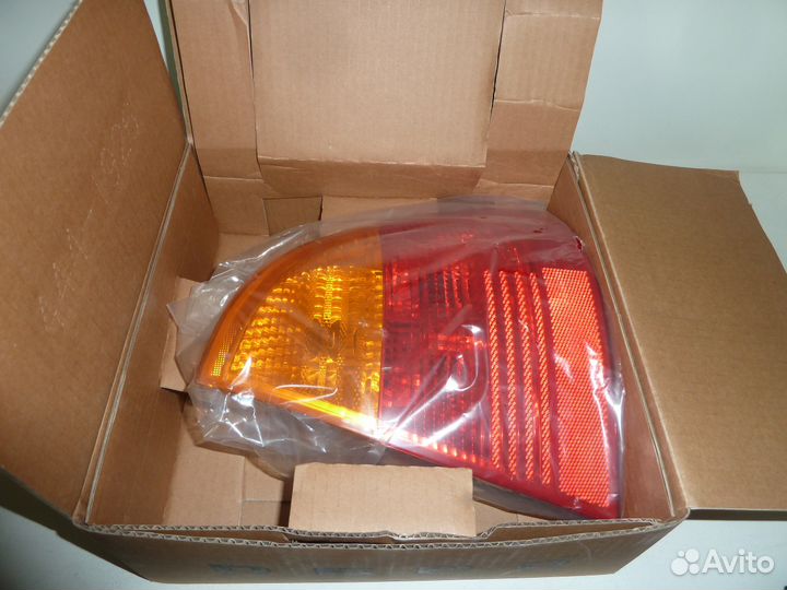 BMW 3 E46 Touring Задний правый Фонарь