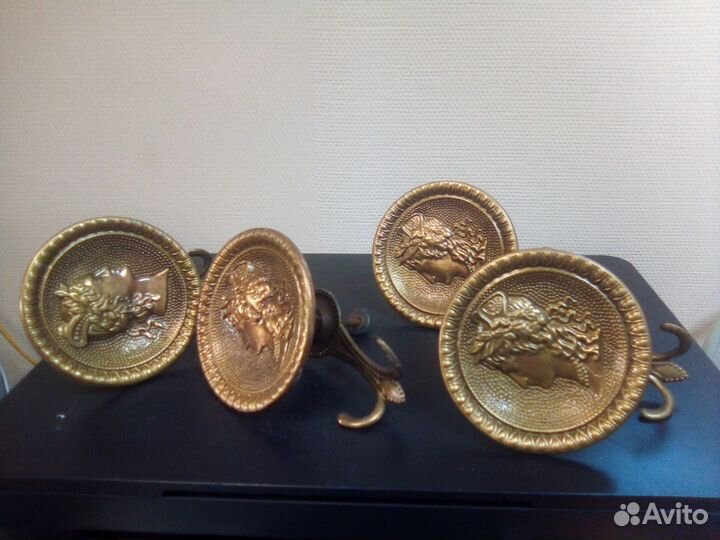 Винтаж. Крючки, вешалка. Латунь