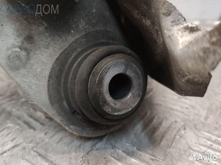 Цапфа / поворотный кулак задняя правая на BMW E70