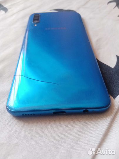 Продам Samsung А50