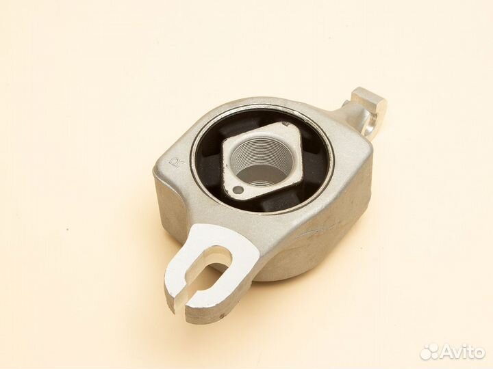 Сайлентблок переднего рычага Mercedes W166 W292