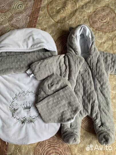 Конверт и комбинезон на выписку