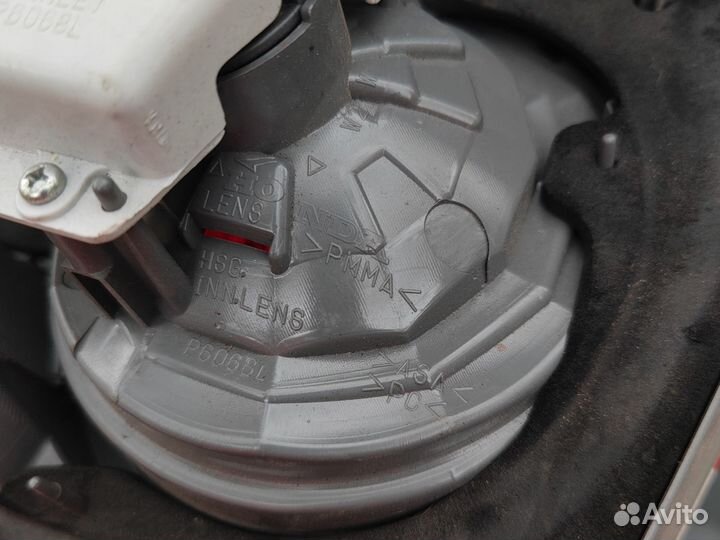 Фонарь задний правый honda civic 4d