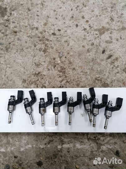 Форсунка топливная Фольксваген Гольф 6