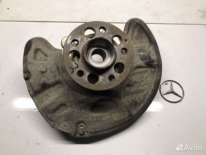 Поворотный кулак передний правый Мерседес w212