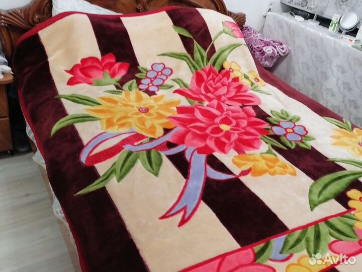 Покрывало на кровать новое