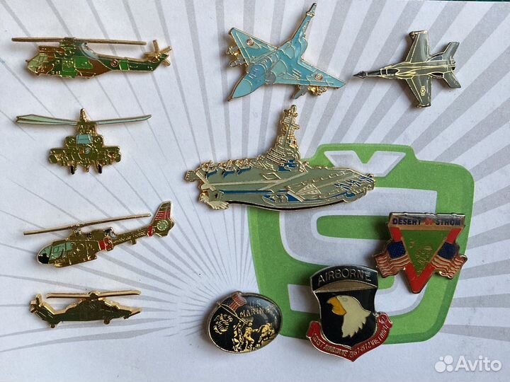 Набор военных значков. Вертолеты, корабли