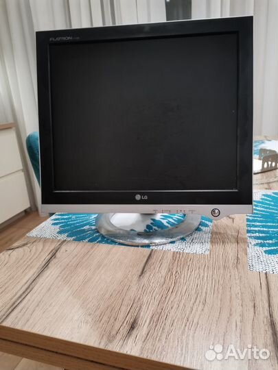 Монитор LG Flatron L1720B