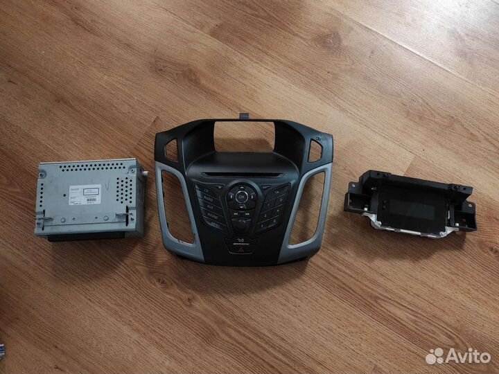 Панель и магнитола на ford focus 3