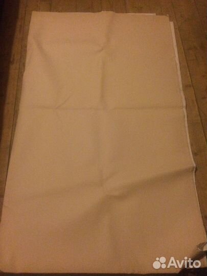 Продам бежевую автомобильную эко кожу 1,5 *2,5м