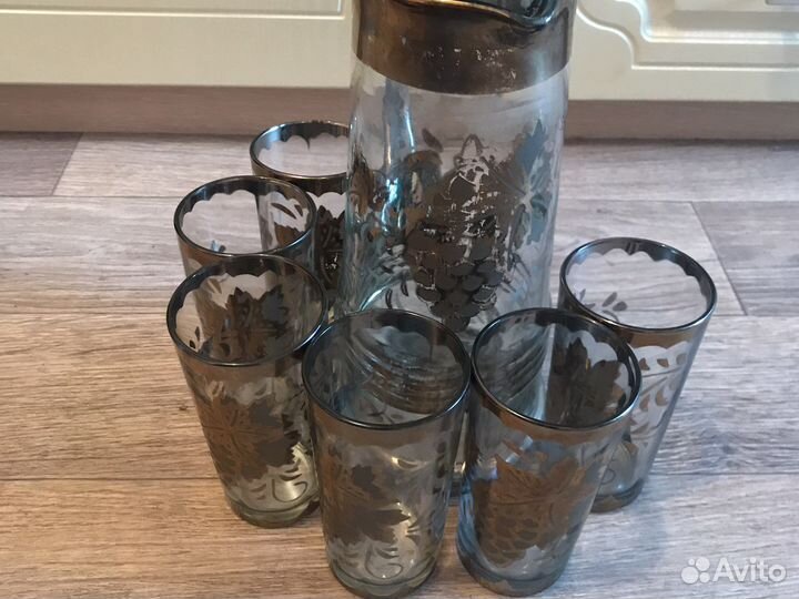 Графин со стаканами