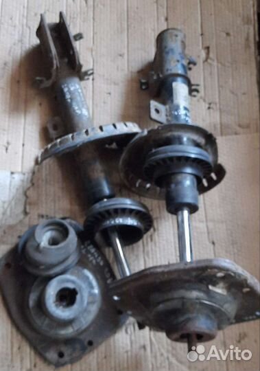 Аммортизатор стойка Ситроен Джампи Фиат Скудо 2007