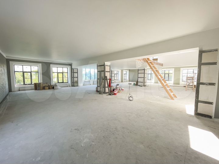 Помещение свободного назначения, 700 м²