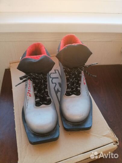 Лыжные ботинки классические