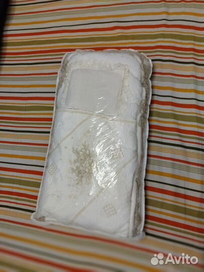 Конверт с одеялом и подушкой на выписку